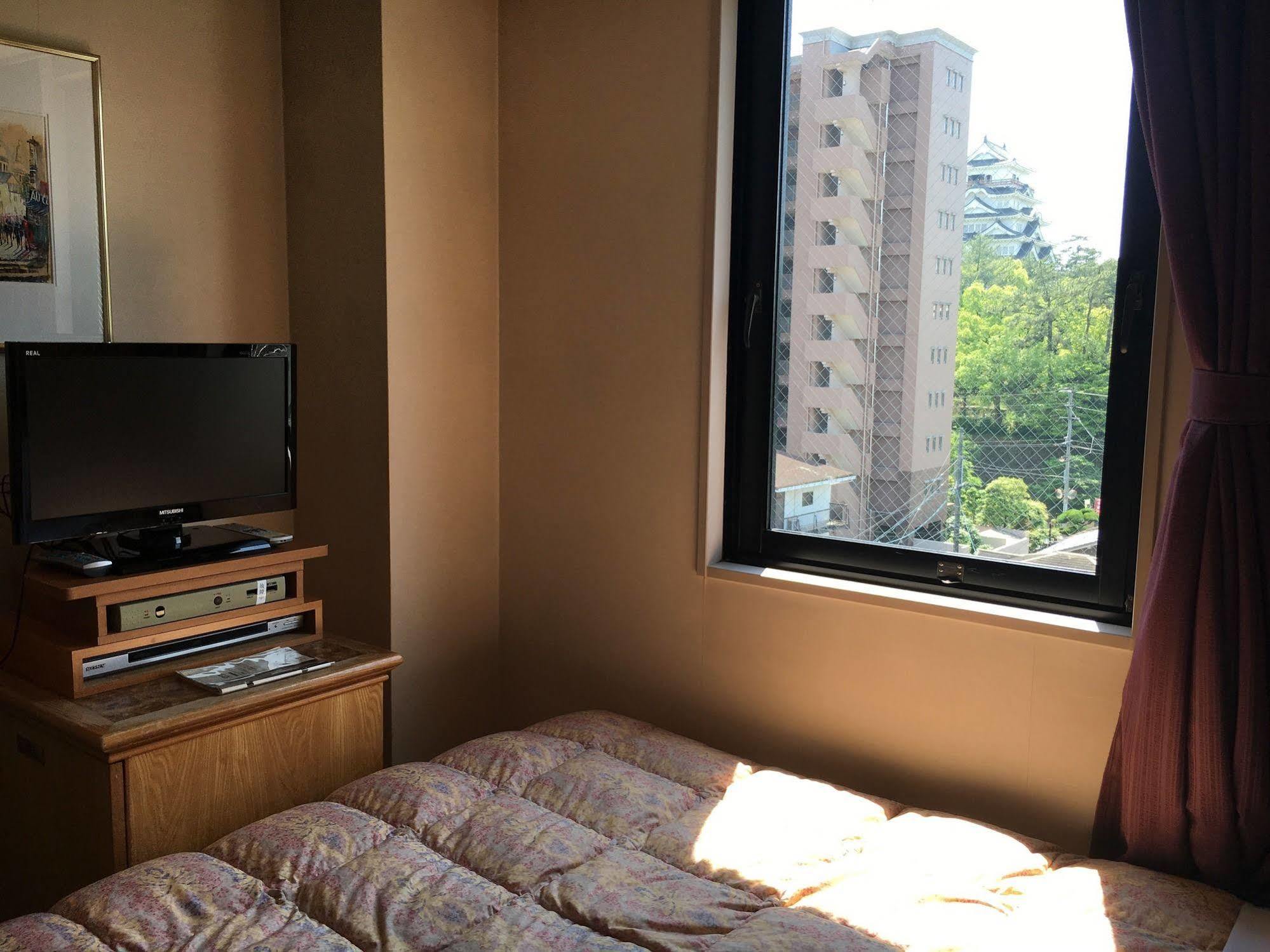 Fukuyama Rose Garden Hotel Exterior foto